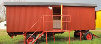 Caravan 5, room on the right - Caravan in the Wangelin garden with summer kitchen -