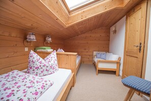 2 chambres, lit parapluie, Wi-Fi, draps fournis