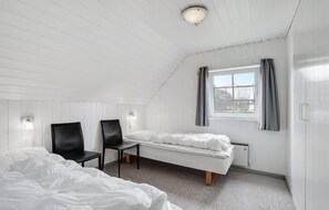6 bedrooms, travel cot, free WiFi