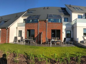 Unclassified image, 2 of 42, button - Apartment 06 - gate to the sea (Helgoland)