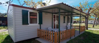 Mobile home with air conditioning