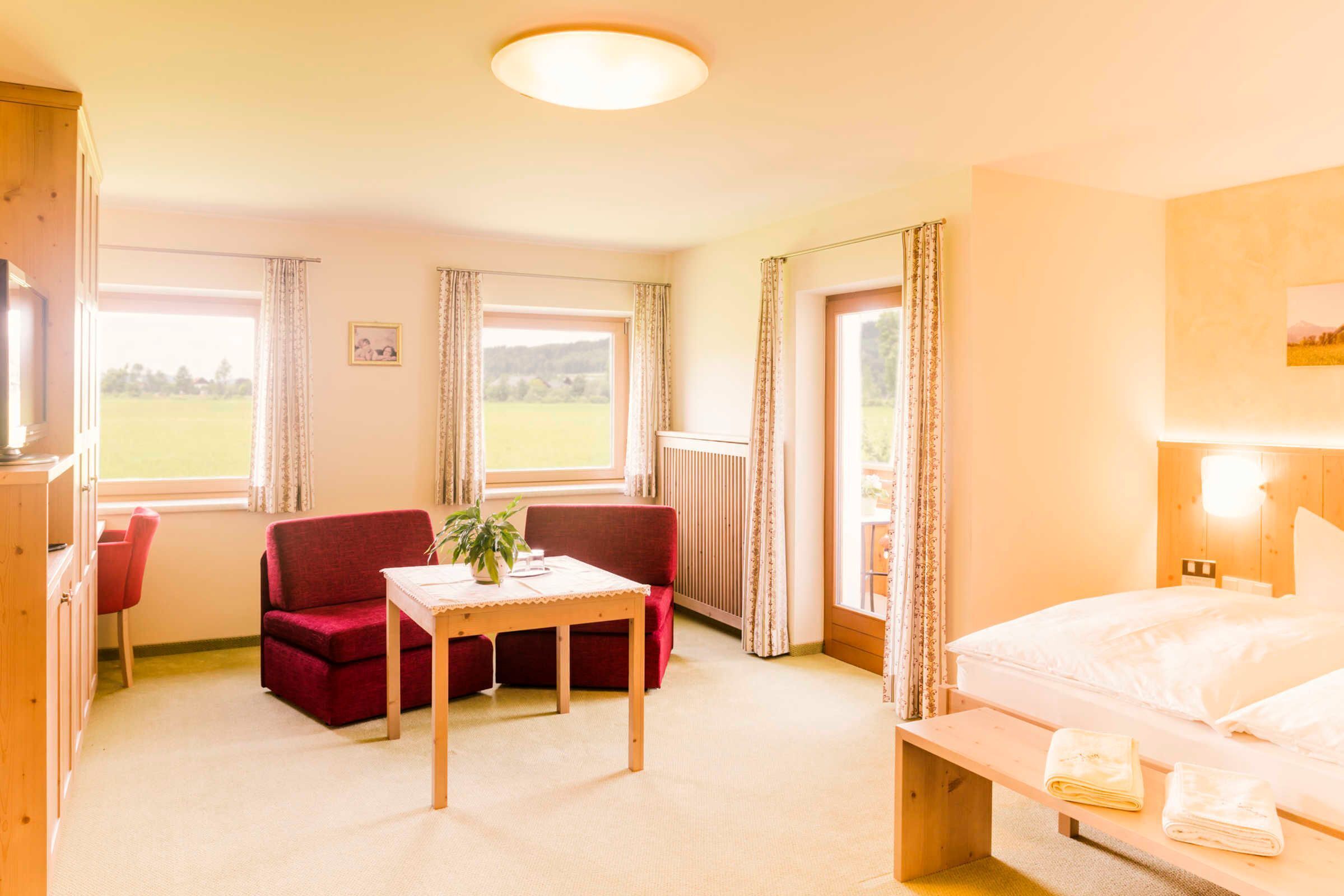 1 Schlafzimmer, Zimmersafe, Schreibtisch, Reisekinderbett