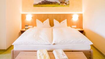 1 Schlafzimmer, Zimmersafe, Schreibtisch, Reisekinderbett