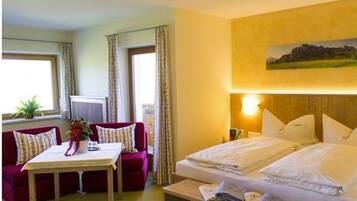 1 Schlafzimmer, Zimmersafe, Schreibtisch, Reisekinderbett