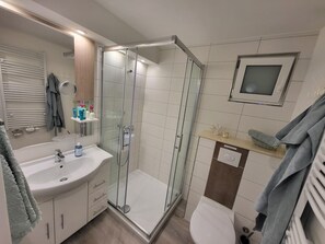 Unclassified image, 5 of 26, button