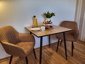 Unclassified image, 4 of 26, button