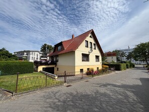 Exterior - 3 room apartment in the basement - Ferienwohnungen Windrose (Heringsdorf)