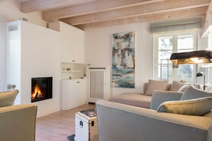 Fernseher, Kamin