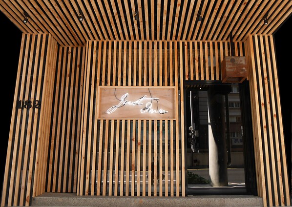 Interior entrance - Just Inn Taipei (Xin Yi) (Taipei)