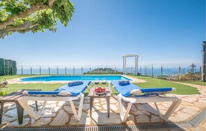 Terrace/patio - Nice home in Malgrat de Mar (Malgrat de Mar)