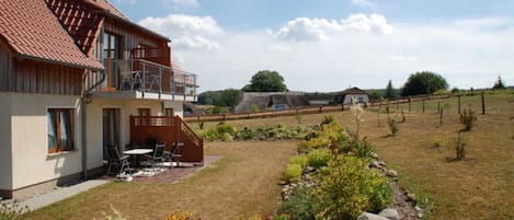 屋外ダイニングエリア