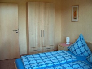 2 bedrooms, bed sheets