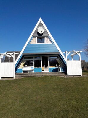 Unclassified image, 2 of 15, button