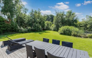 Outdoor dining - Gorgeous home in Vejby with sauna (Vejby)