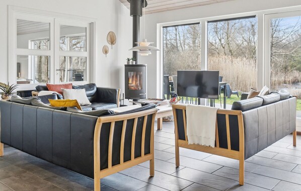 TV, fireplace, DVD player, table football