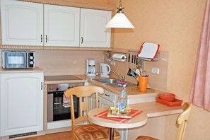 Frigorifero, microonde, forno, lavastoviglie
