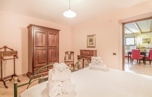 3 bedrooms, travel crib, free WiFi