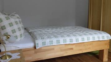 2 Schlafzimmer, Reisekinderbett, WLAN, Bettwäsche