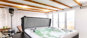 Holiday apartment with sauna, whirlpool, garden and playground