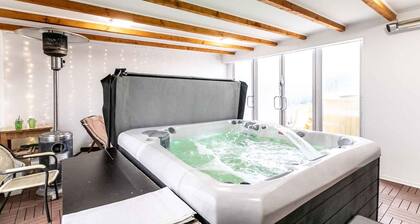 Holiday apartment with sauna, whirlpool, garden and playground