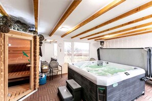 Interior - Holiday apartment with sauna, whirlpool, garden and playground (Hévíz)
