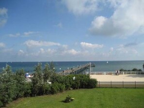 Unclassified image, 5 of 10, button