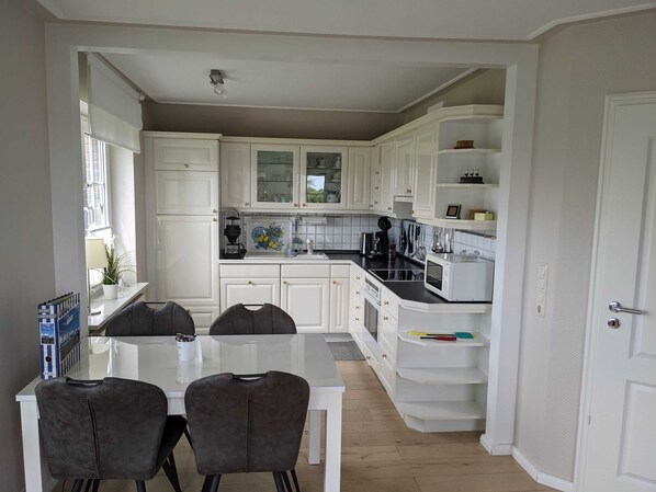 Køleskab, mikrobølgeovn, ovn, opvaskemaskine