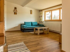 TV - Holiday meadow green - Ferienhof Mayrhofer (Innerschwand am Mondsee)