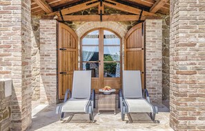 Terrace/patio - Amazing home in Farnetella-Sinalunga (Farnetella-Sinalunga)
