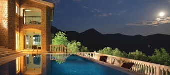 Awesome home in Herceg Novi with WiFi