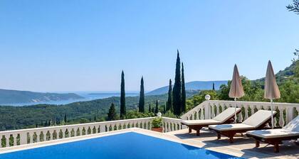 Awesome home in Herceg Novi with WiFi