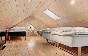 4 bedrooms, travel cot, free WiFi