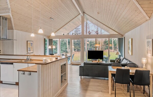 Interior - Beautiful home in Væggerløse with sauna (Væggerløse)