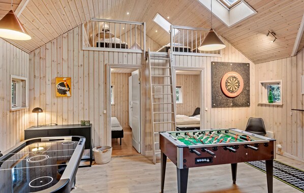 Game room - Beautiful home in Væggerløse with sauna (Væggerløse)