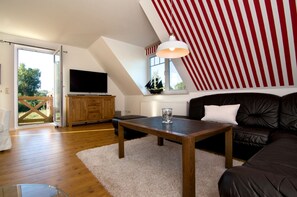 Télévision à écran plat, cheminée