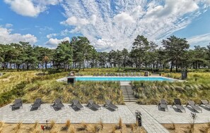 Una piscina cubierta