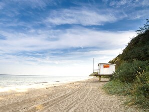 Unclassified image, 2 of 20, button