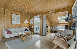 Fernseher, Kamin, DVD-Player