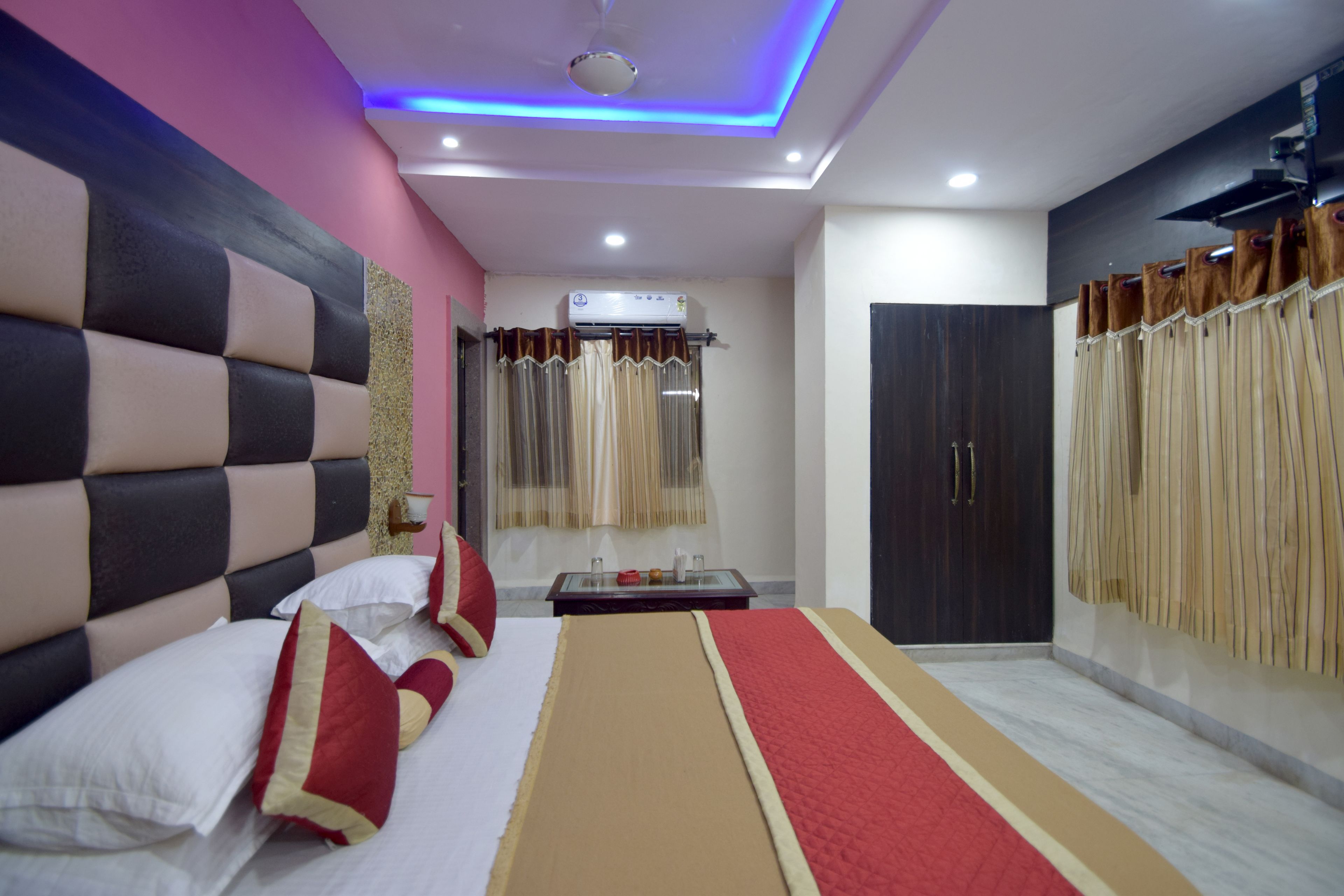 Basic-Suite, Raucher, Blick auf die Anlage | 1 Schlafzimmer, Zimmersafe, Schreibtisch, Bügeleisen/Bügelbrett