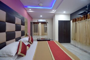 Basic Suite, Smoking, Resort View | 1 bedroom, in-room safe, desk, iron/ironing board - Menal Jungle Safari Resort (Begun)