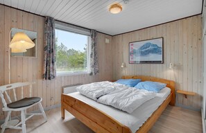 3 bedrooms, travel crib, free WiFi