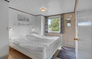 3 bedrooms, travel crib, free WiFi