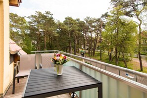 Unclassified image, 2 of 17, button