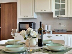 Dining - Holiday apartment with sea view and only 15 metres from the beach (Šilo)