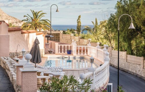 5 huonetta majoitus Altea