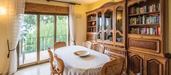5 bedroom awesome home in Altea