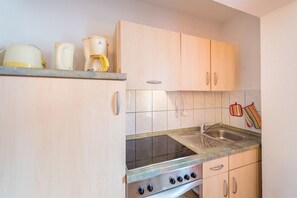 Unclassified image, 5 of 8, button