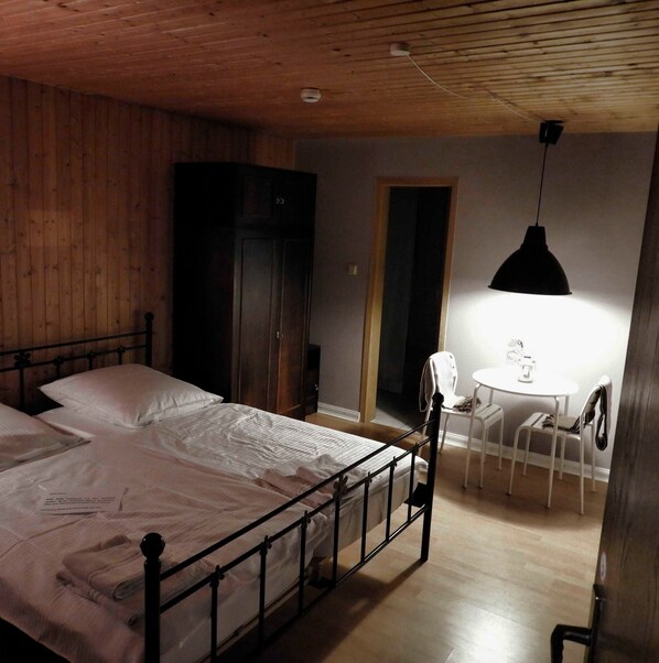 1 habitación, cuna de viaje y wifi 