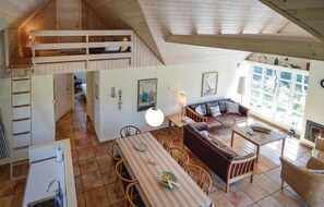 TV, fireplace, DVD player