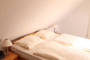 2 slaapkamers, een strijkplank/strijkijzer, reisbedje, wifi